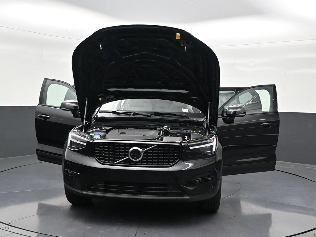 2026 Volvo XC40 B5 Ultra