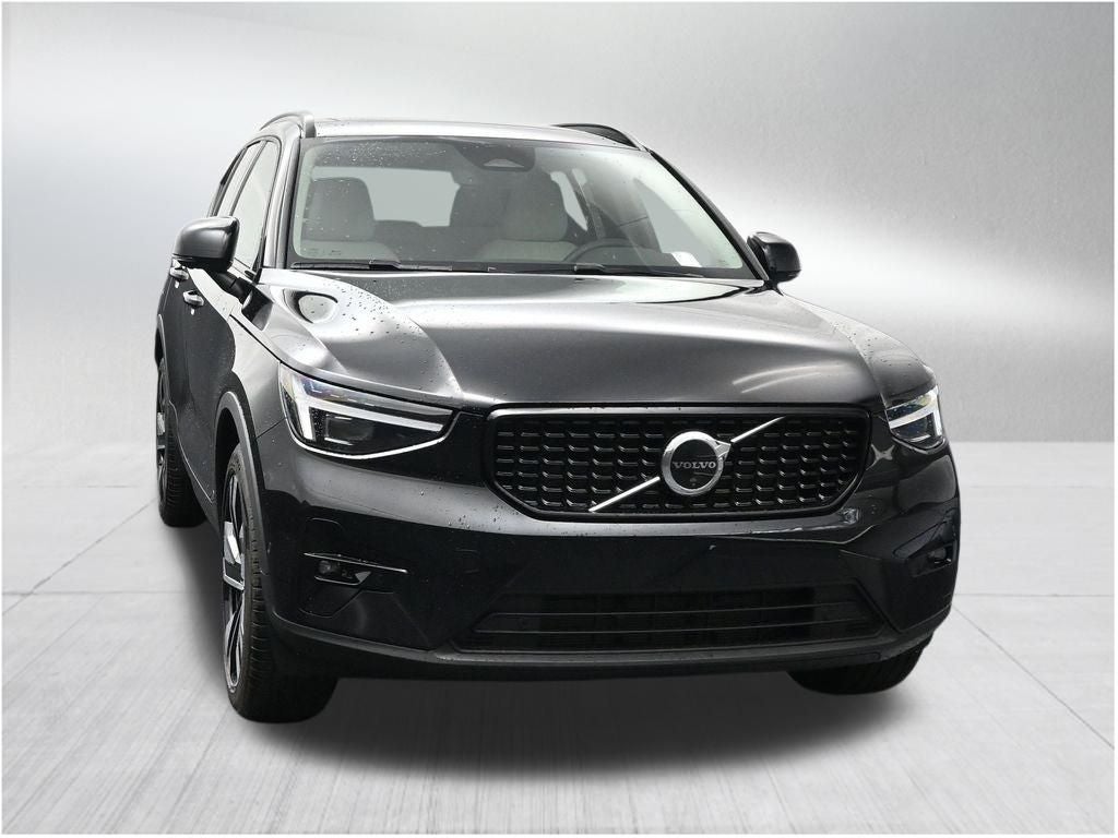 2026 Volvo XC40 B5 Ultra