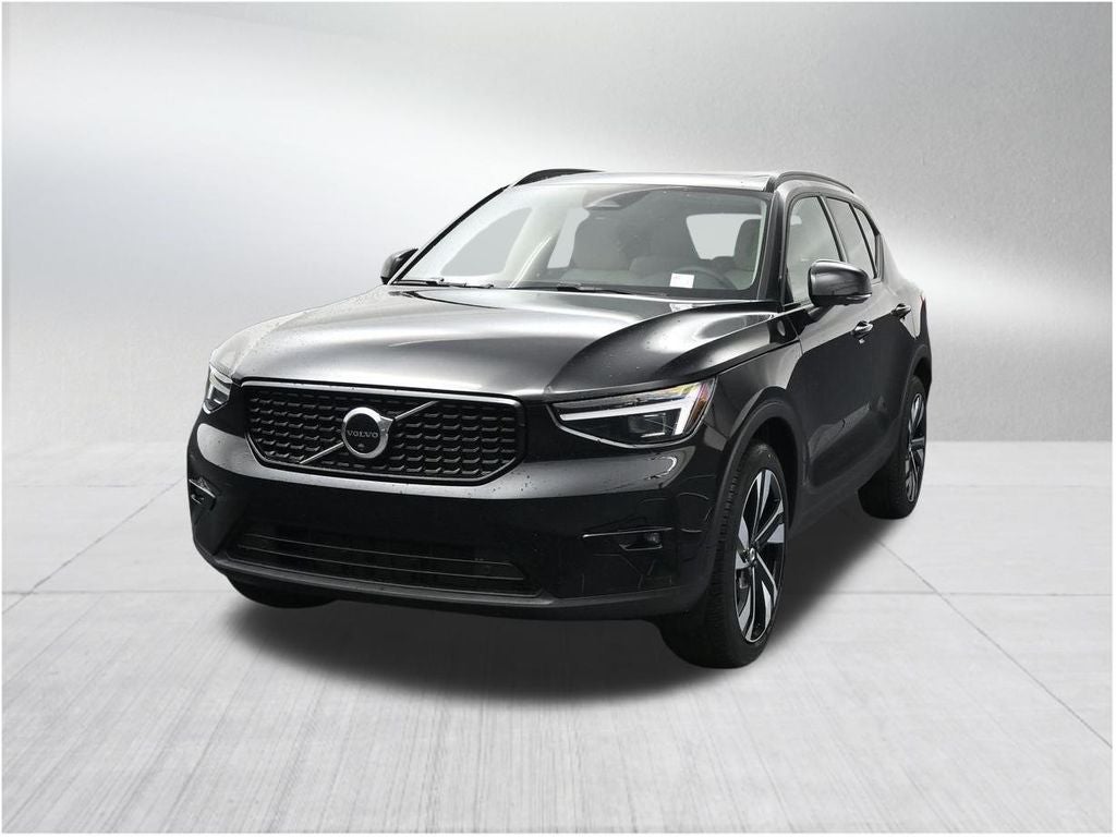 2026 Volvo XC40 B5 Ultra