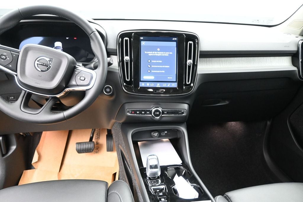 2026 Volvo XC40 B5 Ultra