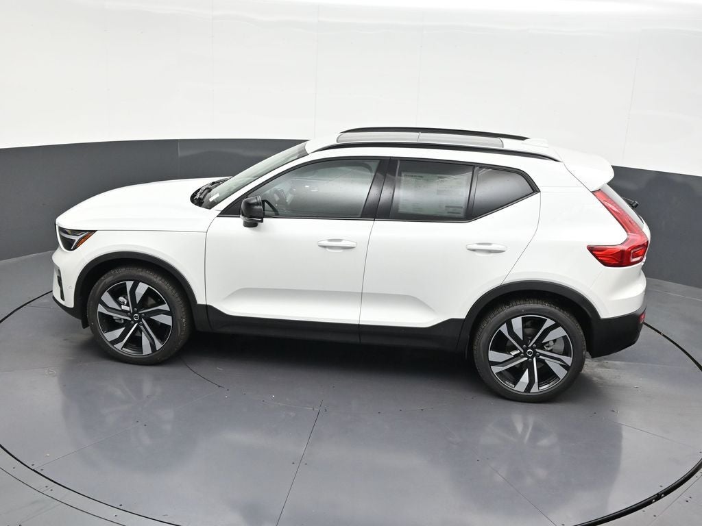 2026 Volvo XC40 B5 Ultra