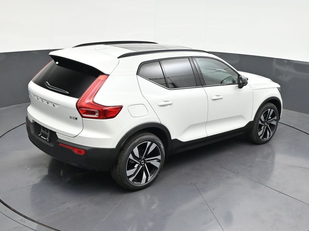 2026 Volvo XC40 B5 Ultra