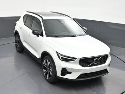 2026 Volvo XC40 B5 Ultra