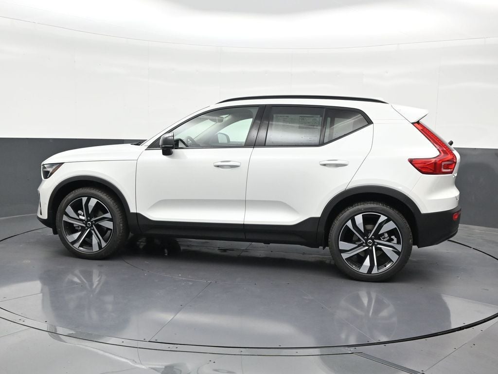 2026 Volvo XC40 B5 Ultra