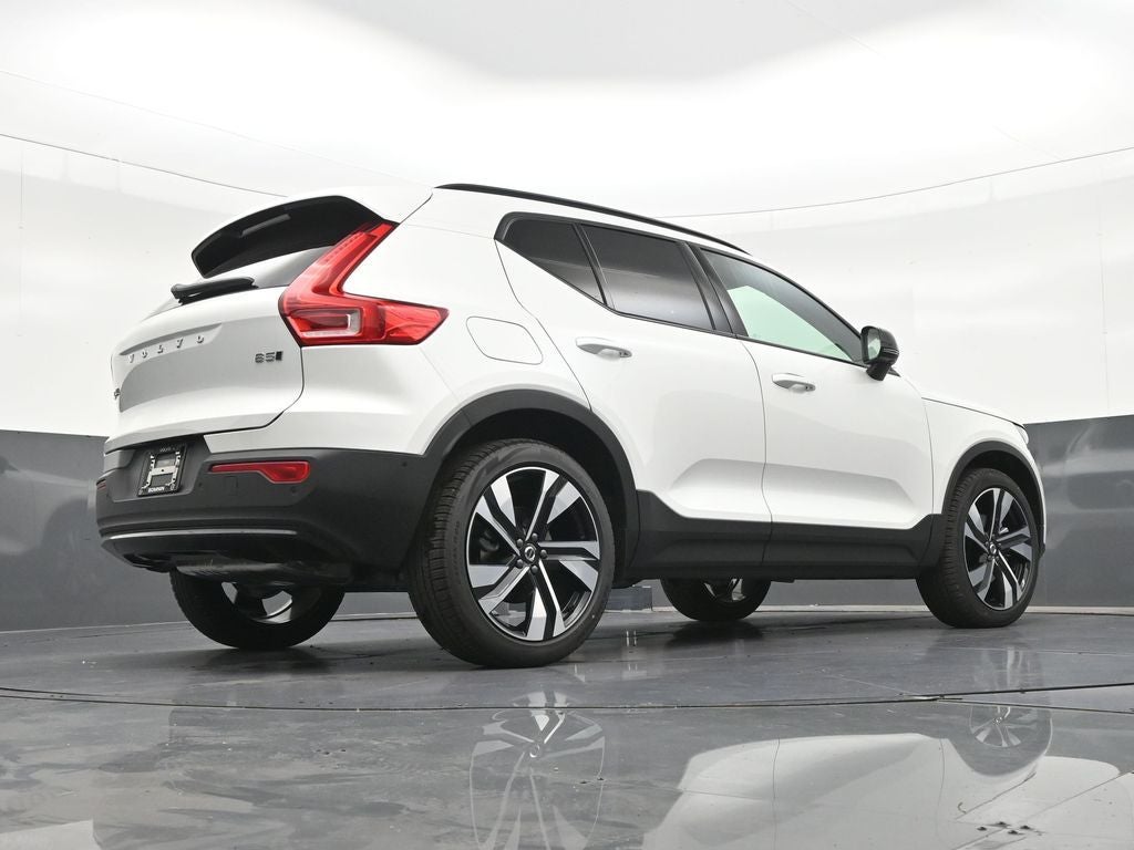 2026 Volvo XC40 B5 Ultra
