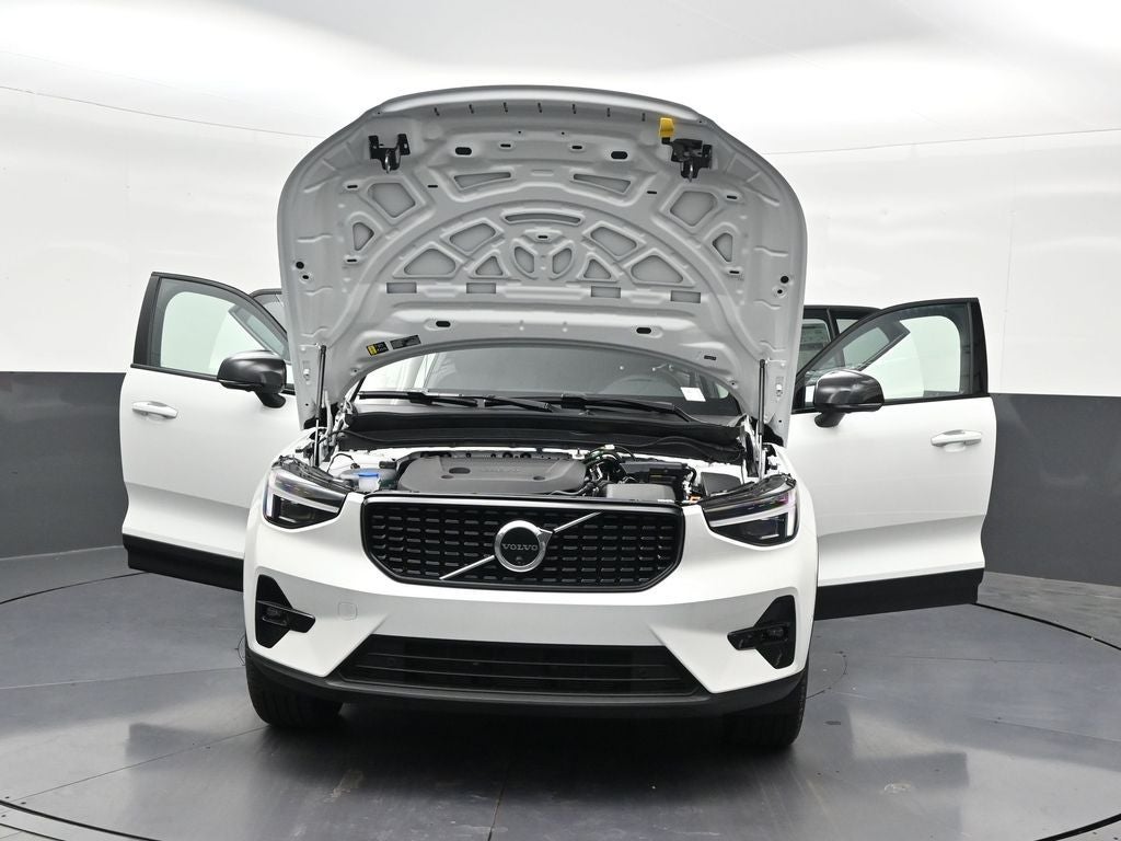 2026 Volvo XC40 B5 Ultra