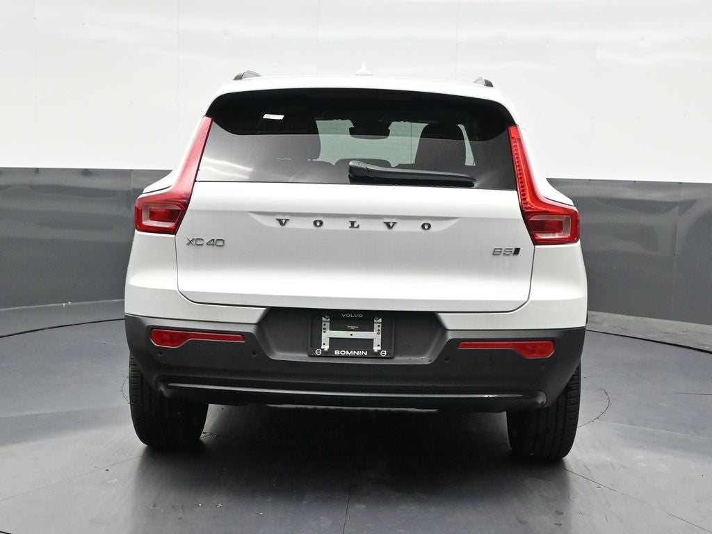 2026 Volvo XC40 B5 Ultra