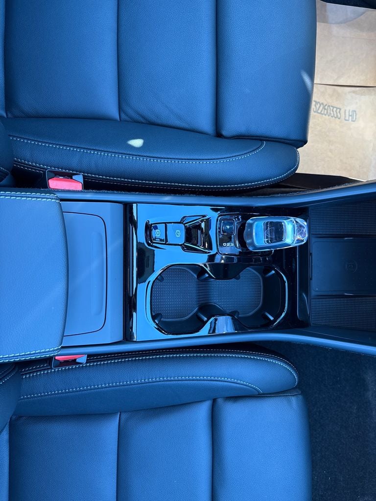 2026 Volvo XC40 B5 Ultra