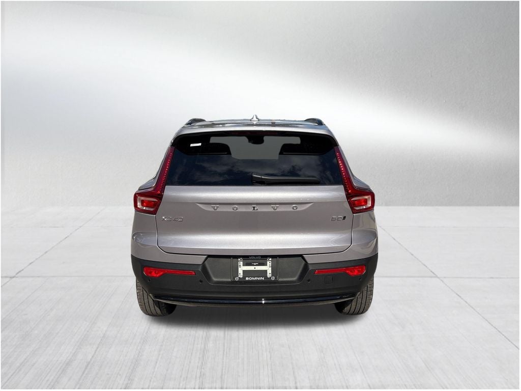 2026 Volvo XC40 B5 Ultra