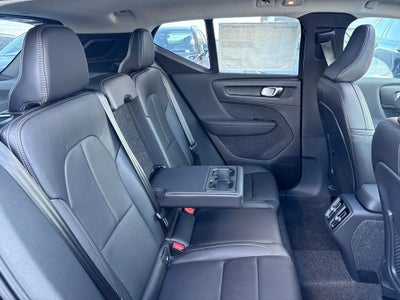 2026 Volvo XC40 B5 Ultra