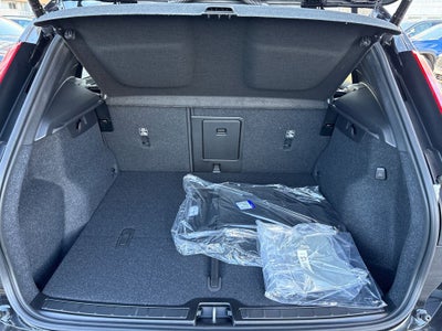 2026 Volvo XC40 B5 Ultra