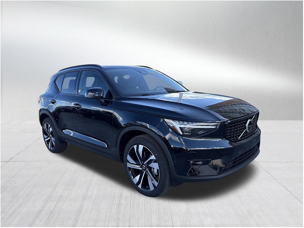 2026 Volvo XC40 B5 Ultra