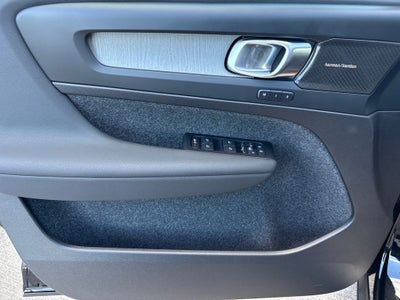 2026 Volvo XC40 B5 Ultra