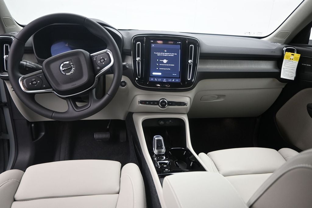 2026 Volvo XC40 B5 Ultra