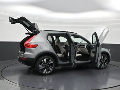 2026 Volvo XC40 B5 Ultra