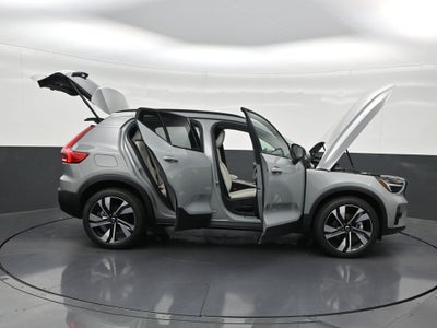 2026 Volvo XC40 B5 Ultra