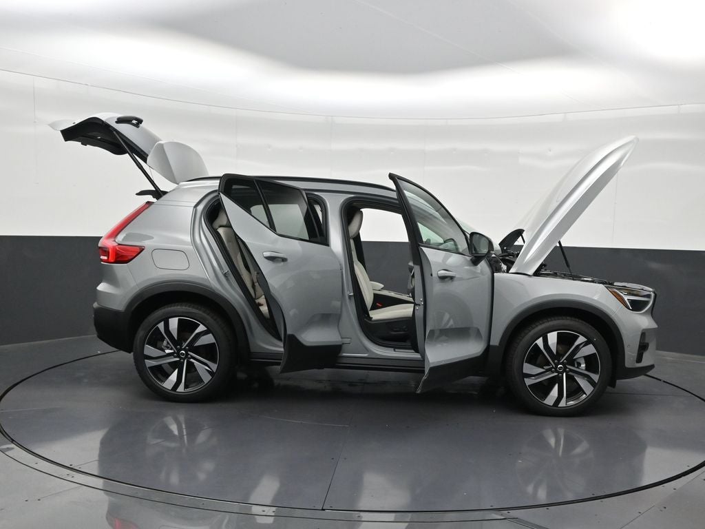 2026 Volvo XC40 B5 Ultra
