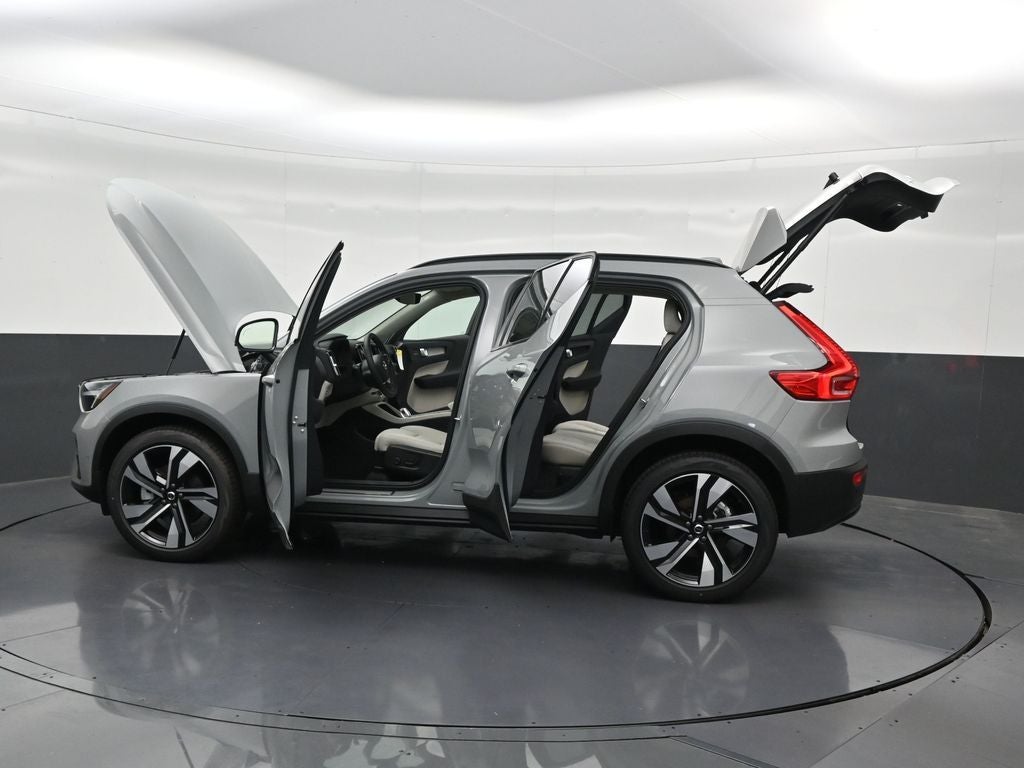 2026 Volvo XC40 B5 Ultra
