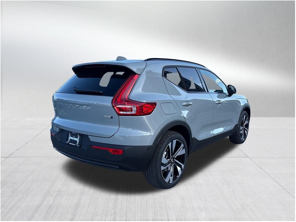 2026 Volvo XC40 B5 Ultra