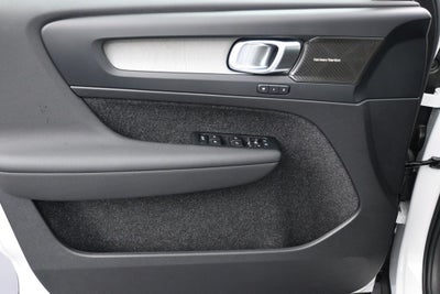 2026 Volvo XC40 B5 Ultra
