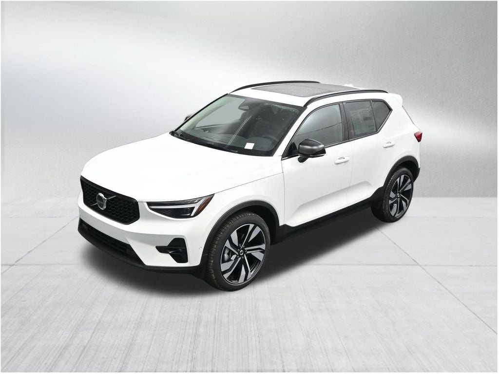 2026 Volvo XC40 B5 Ultra