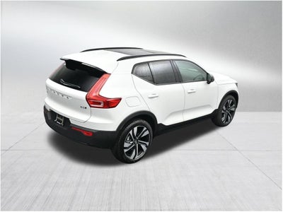 2026 Volvo XC40 B5 Ultra