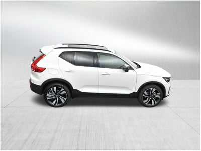 2026 Volvo XC40 B5 Ultra