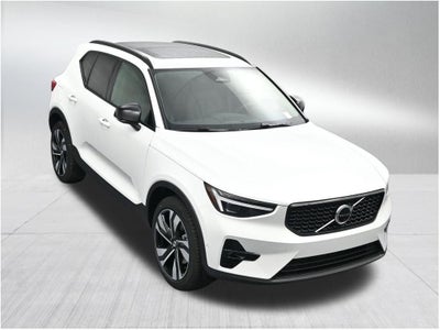 2026 Volvo XC40 B5 Ultra