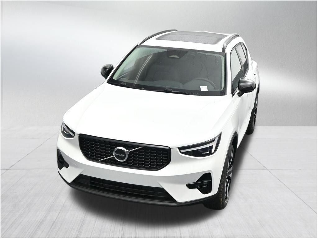 2026 Volvo XC40 B5 Ultra