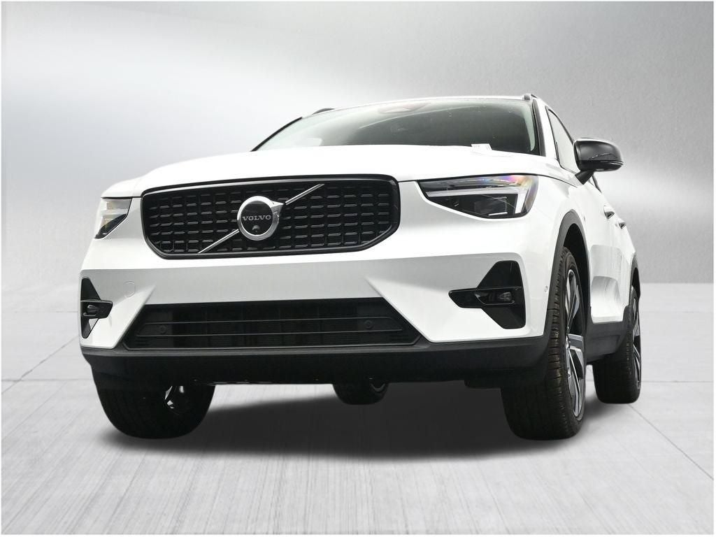 2026 Volvo XC40 B5 Ultra