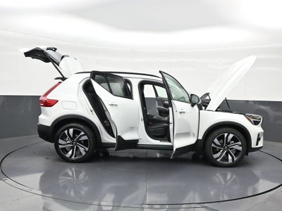 2026 Volvo XC40 B5 Ultra