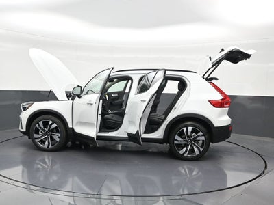 2026 Volvo XC40 B5 Ultra