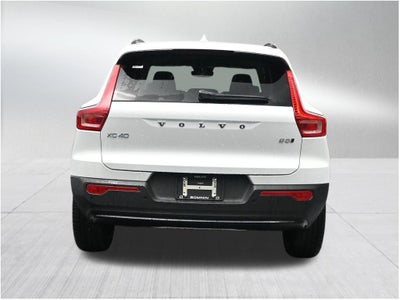 2026 Volvo XC40 B5 Ultra