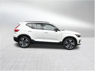 2026 Volvo XC40 B5 Ultra