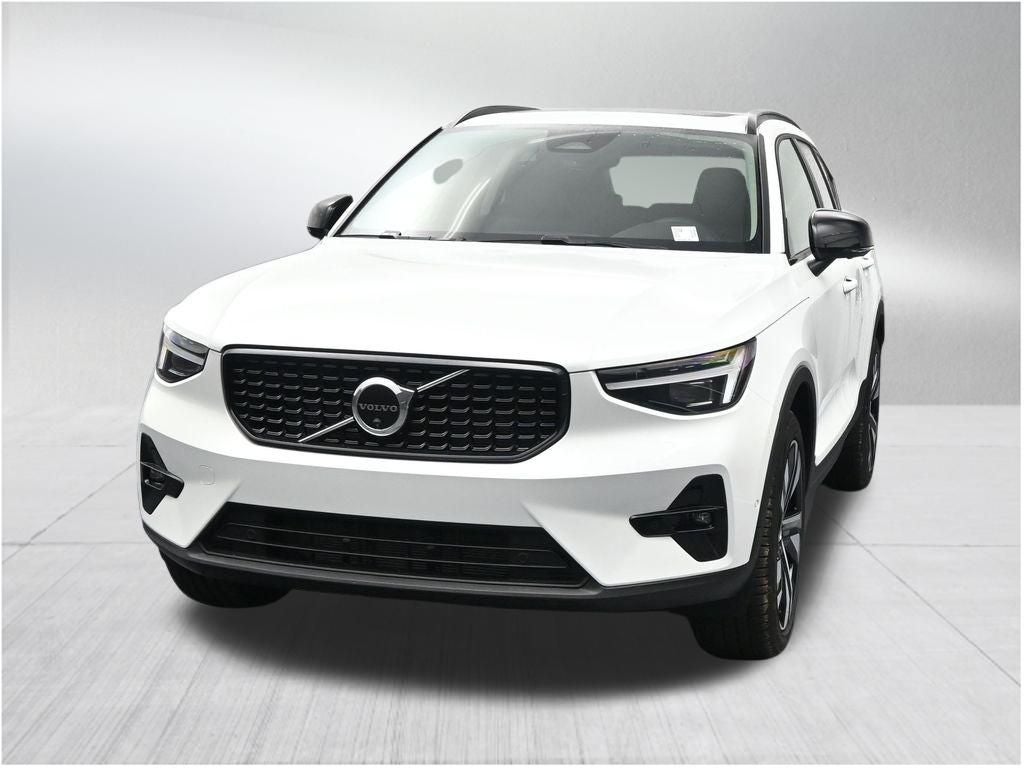 2026 Volvo XC40 B5 Ultra