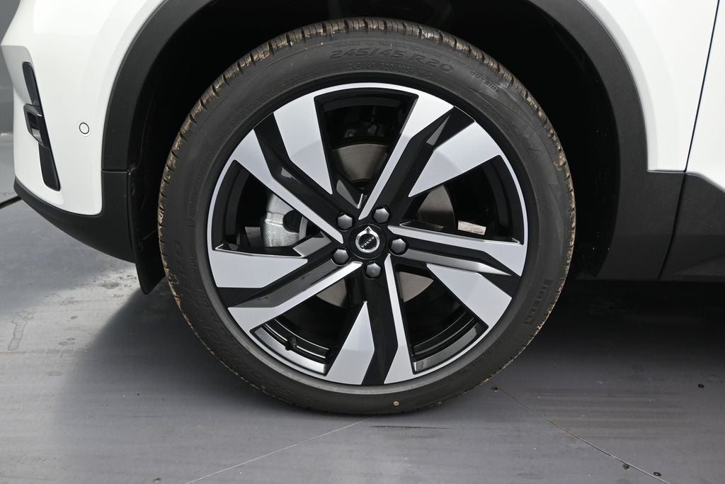 2026 Volvo XC40 B5 Ultra
