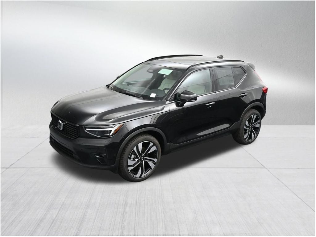 2026 Volvo XC40 B5 Ultra