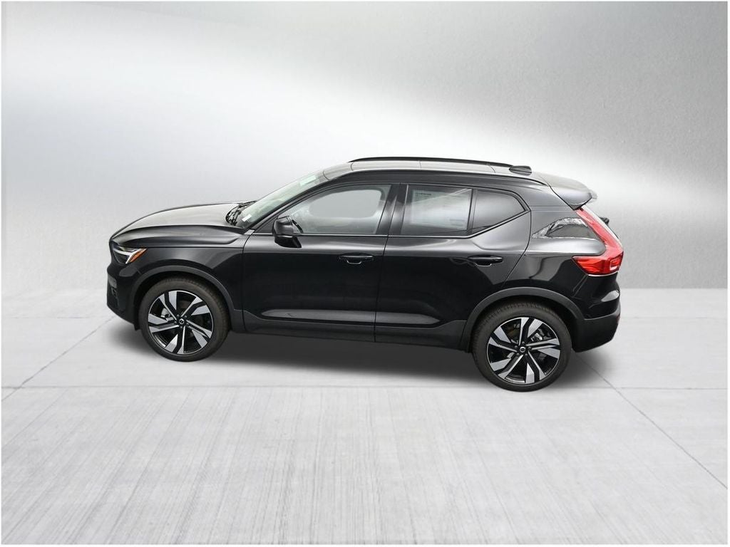 2026 Volvo XC40 B5 Ultra