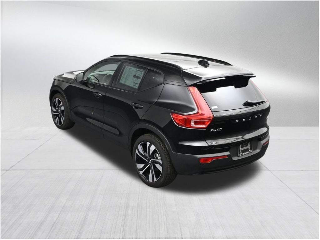 2026 Volvo XC40 B5 Ultra