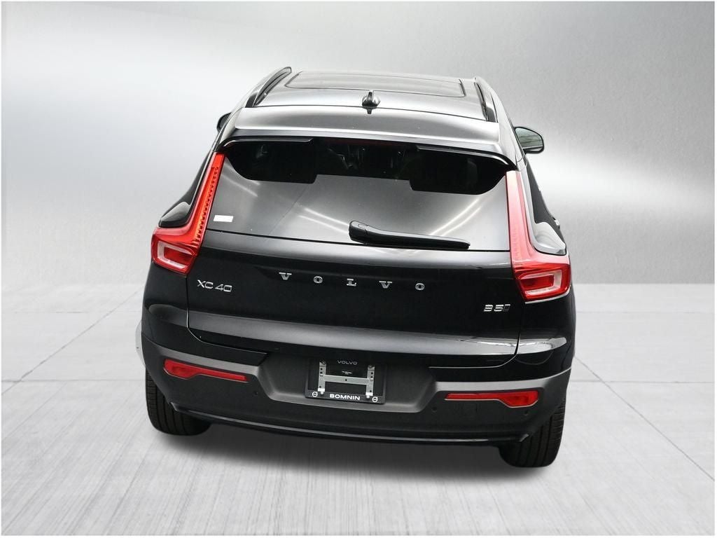 2026 Volvo XC40 B5 Ultra