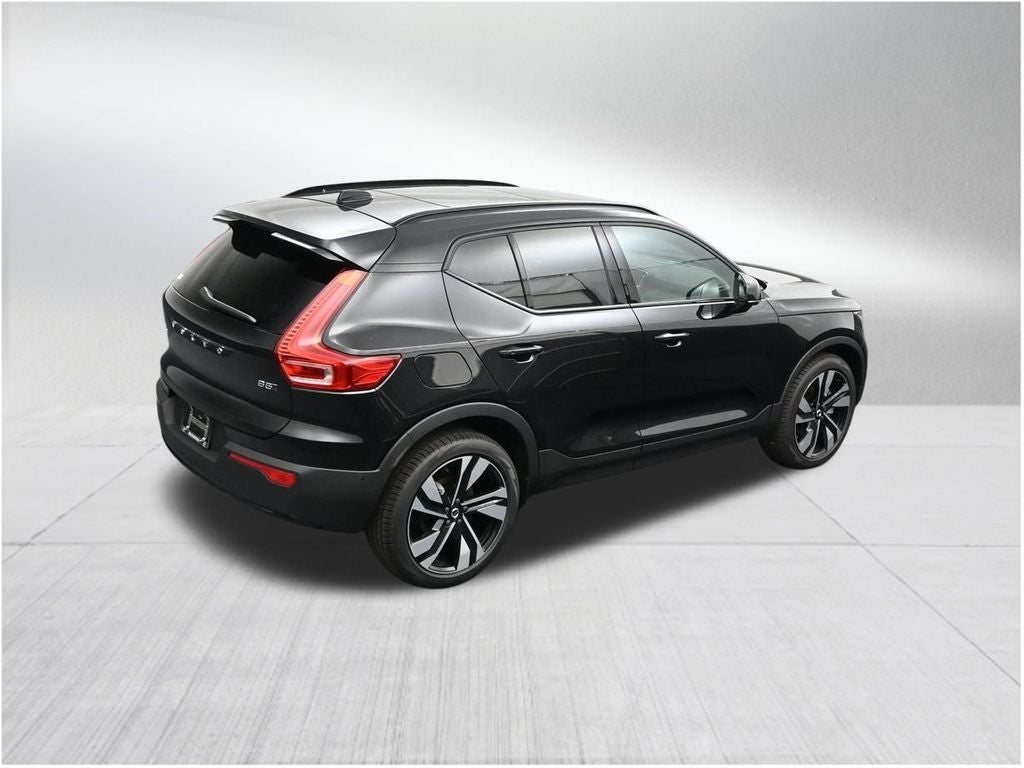 2026 Volvo XC40 B5 Ultra