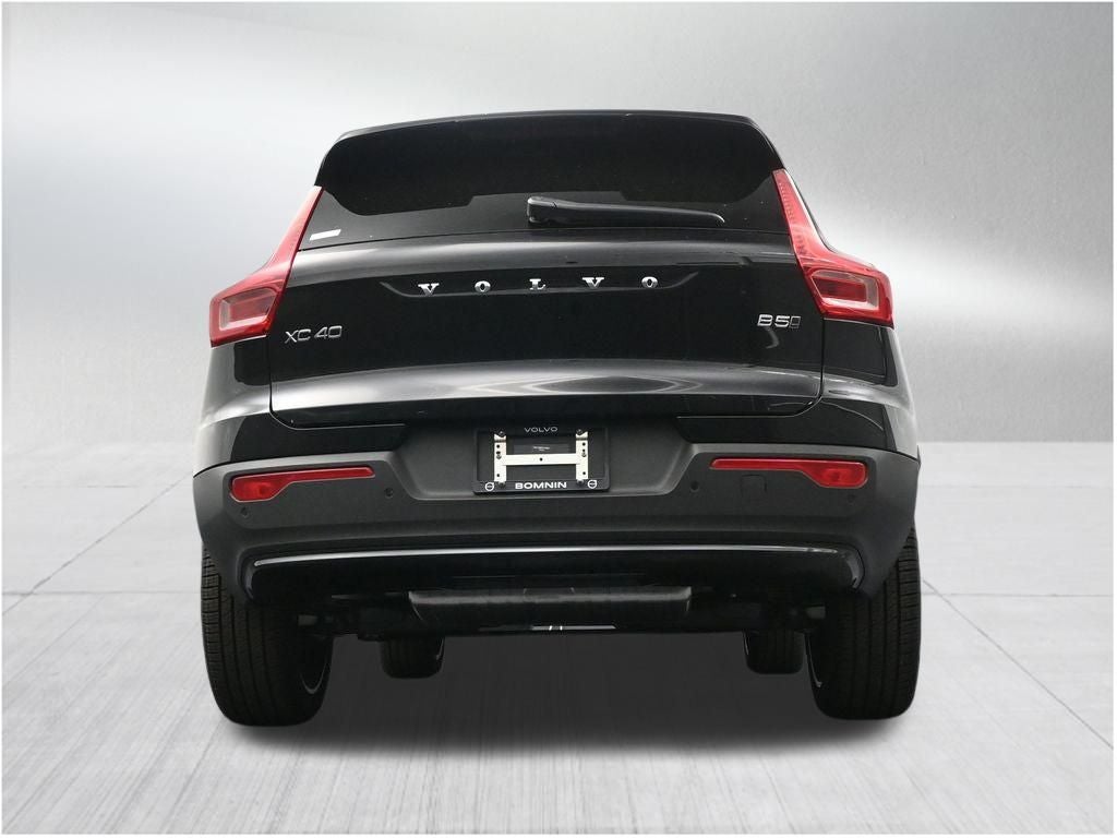 2026 Volvo XC40 B5 Ultra