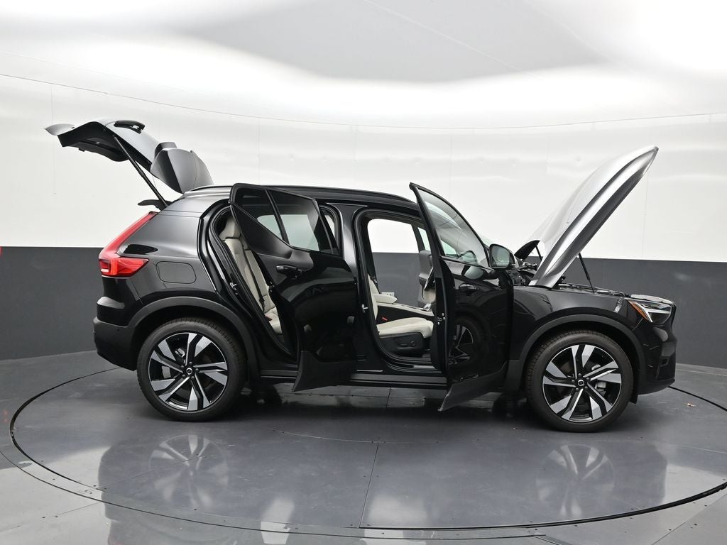 2026 Volvo XC40 B5 Ultra