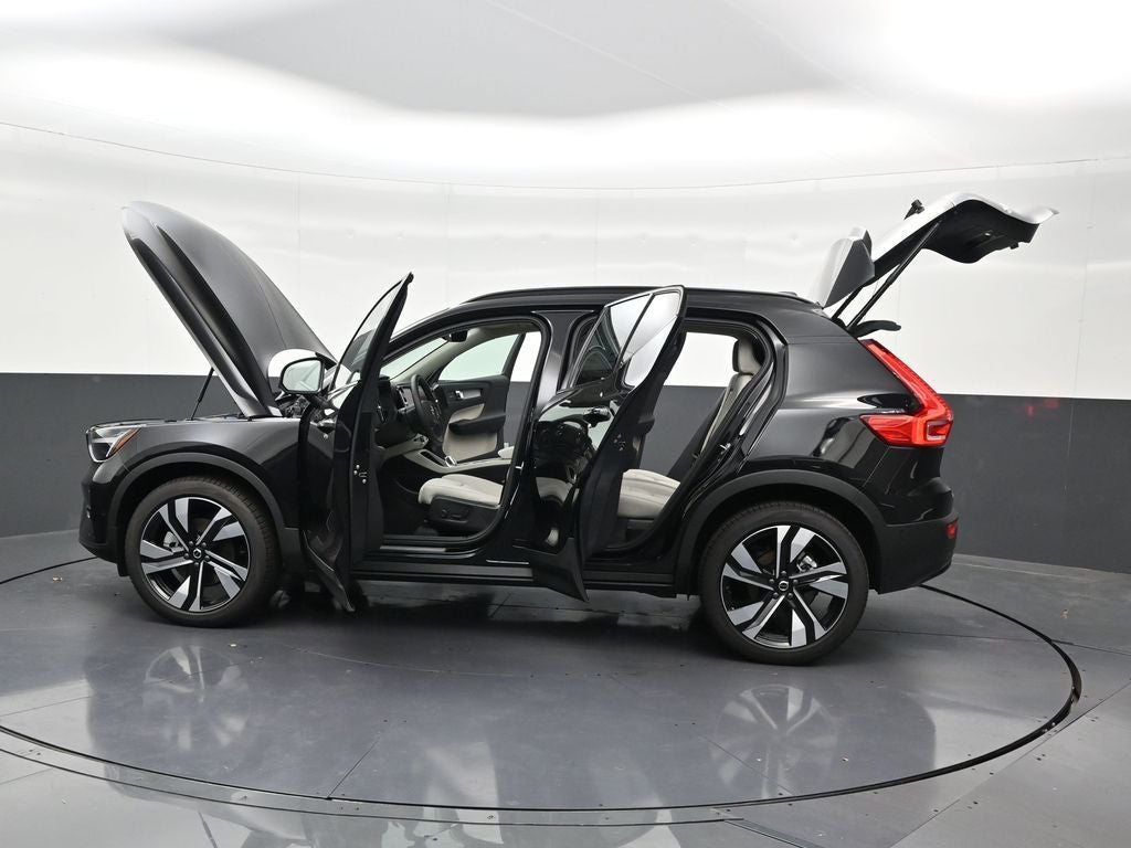 2026 Volvo XC40 B5 Ultra