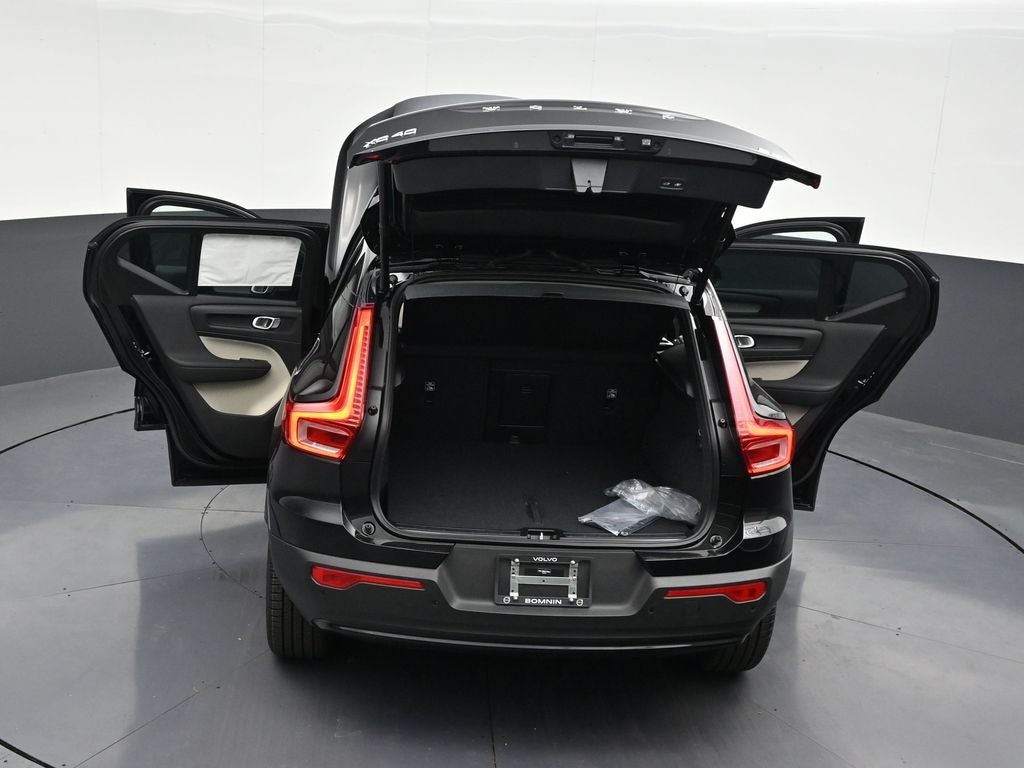 2026 Volvo XC40 B5 Ultra