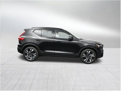 2026 Volvo XC40 B5 Ultra