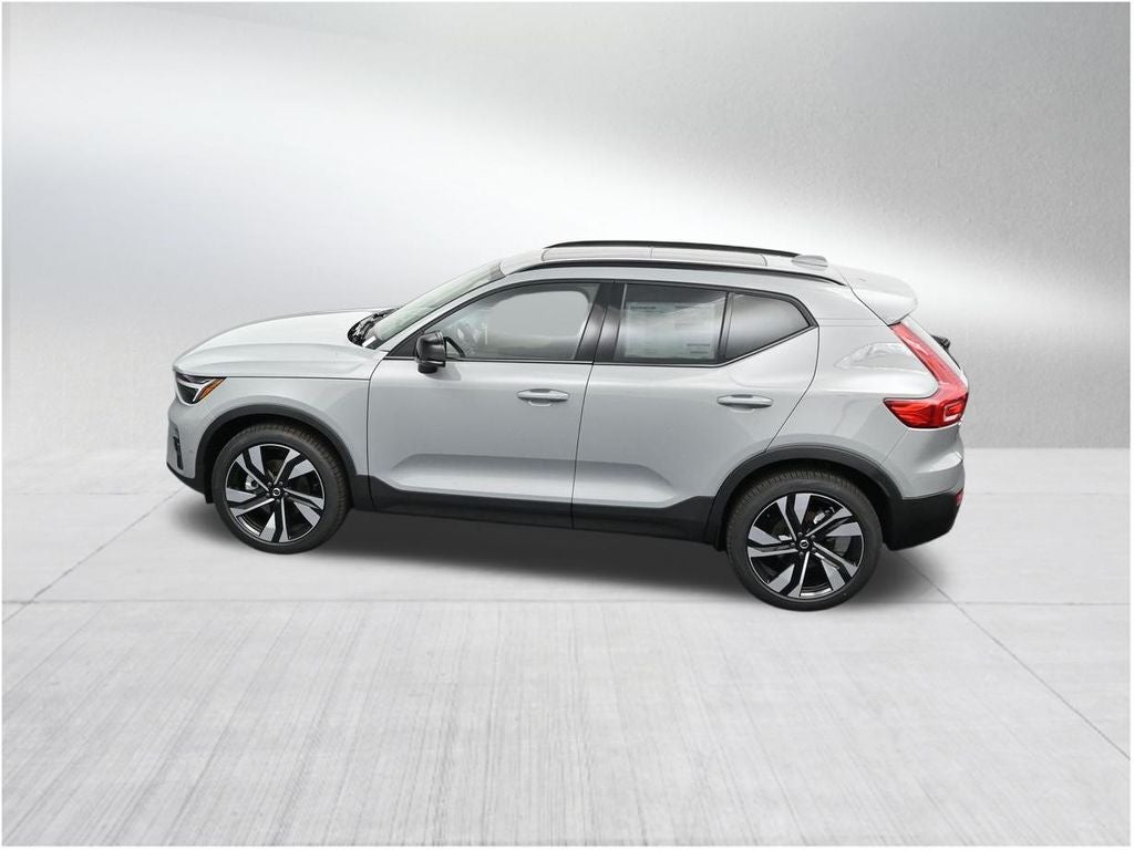 2026 Volvo XC40 B5 Ultra