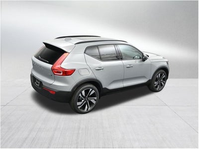 2026 Volvo XC40 B5 Ultra