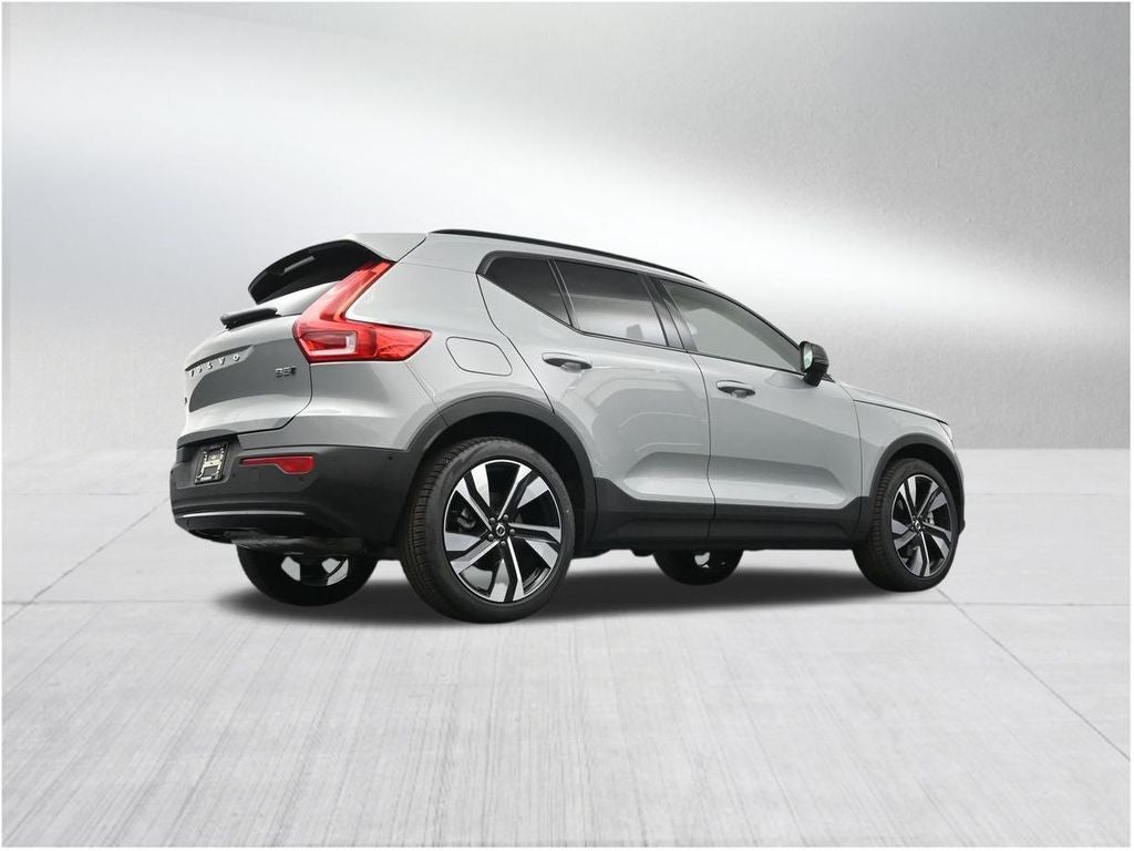2026 Volvo XC40 B5 Ultra