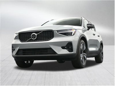 2026 Volvo XC40 B5 Ultra